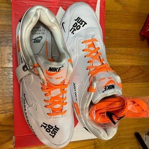 Nike air max swoosh addition